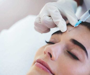 Discover The Benefits Of Botox (female patient at treatment)